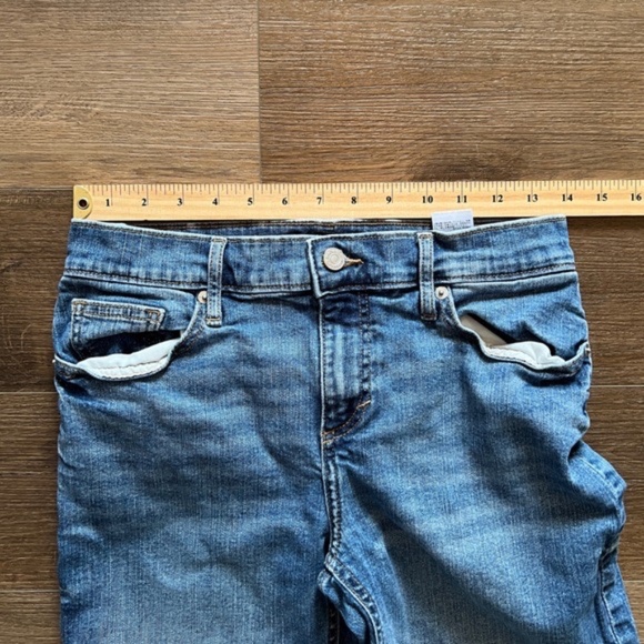 Banana Republic Girlfriend Jeans - Picture 4 of 13